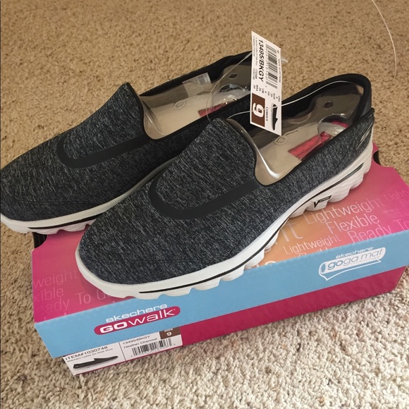 ladies sketchers size 9